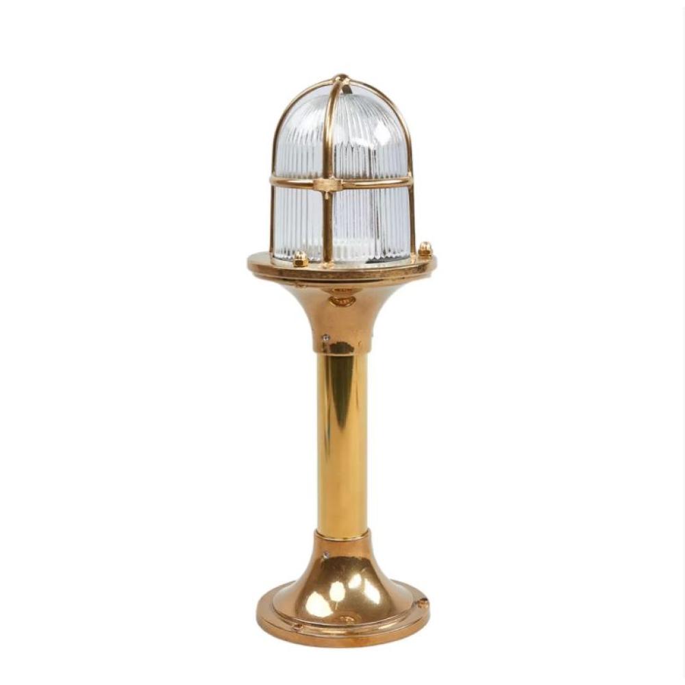 vonkajsia mediteranska klasicka zlata stojaca lampa med kandelaber zahradna svietidla lampa rustikalna pristav priemyselna zlata med atmosfericky krajina provence zahradna lampa lameridiana moretti luce santorini.jpg